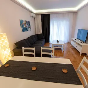 https://apt-athina-pantheon-mitropoleos.hotelschalkidiki.net
